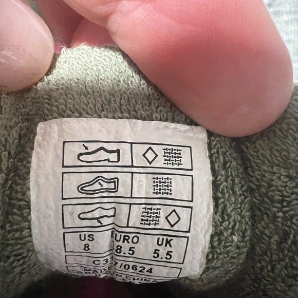 RocketDog, Size 8, Colorful Sneakers with Pink Laces - Picture 5 of 6